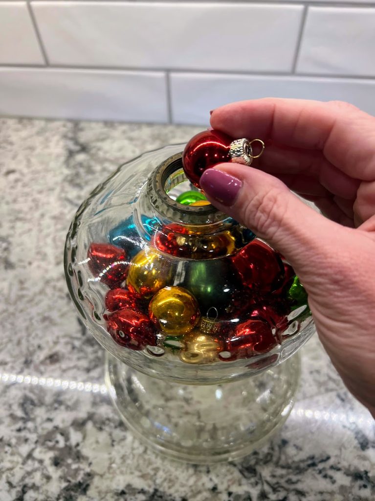 Quick vintage oil lamp Christmas upcycle