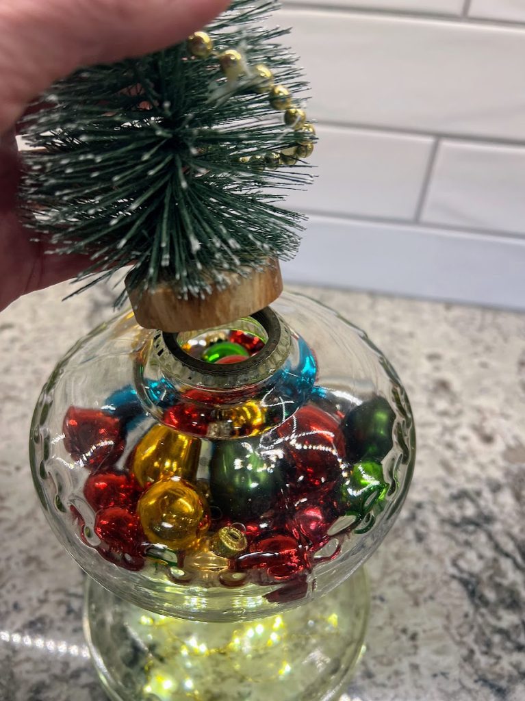 Quick vintage oil lamp Christmas upcycle